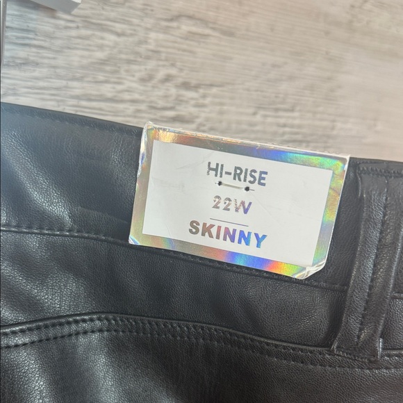 Tinseltown Women Black Leather Pants - Picture 7 of 7